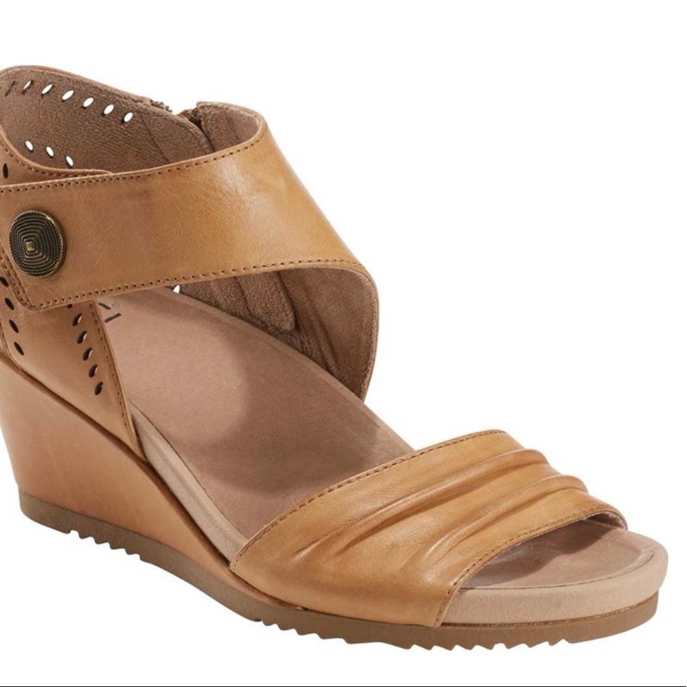 Earth Attalea Barbados Wedge Sandals Suntan Leather 9.5